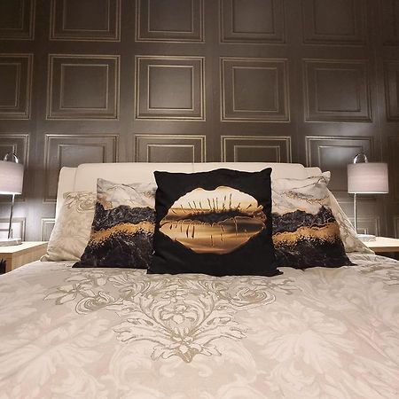Spacious House City Skyline And Mountain Views Close Too Belfast Centre And Airports Free Parking エクステリア 写真