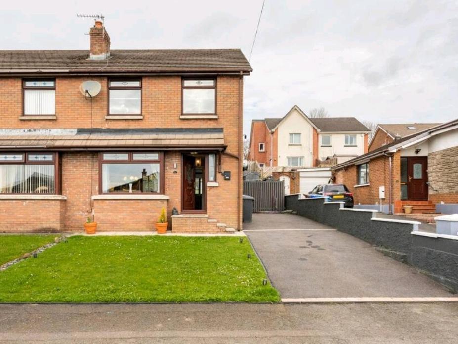 Spacious House City Skyline And Mountain Views Close Too Belfast Centre And Airports Free Parking エクステリア 写真